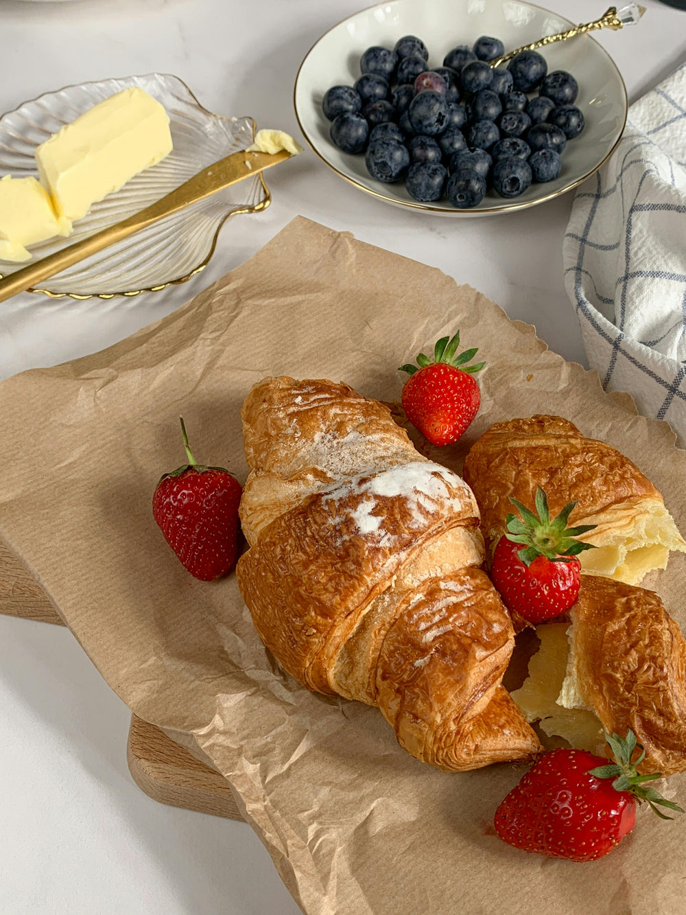 Classic Buttery Croissant Recipe with Flaky Bakery Layers – Bakers ...